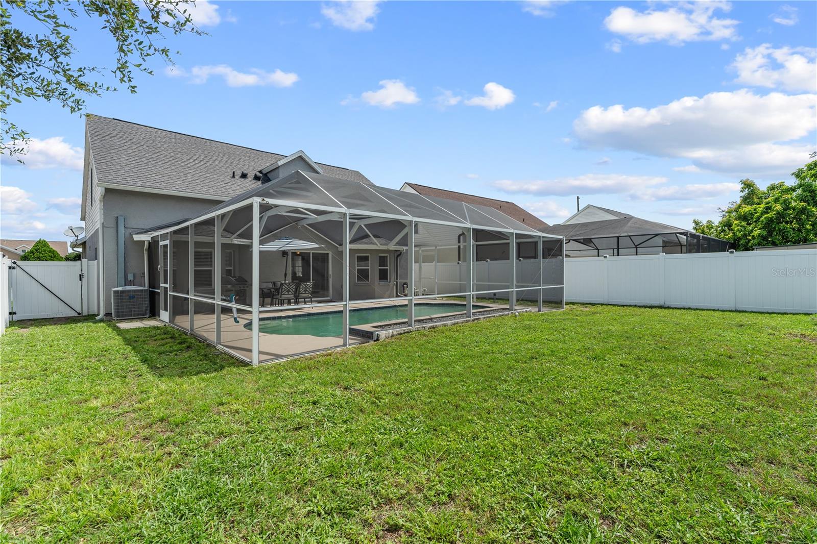 Image 52 of 75 For 24934 Oakhaven Court