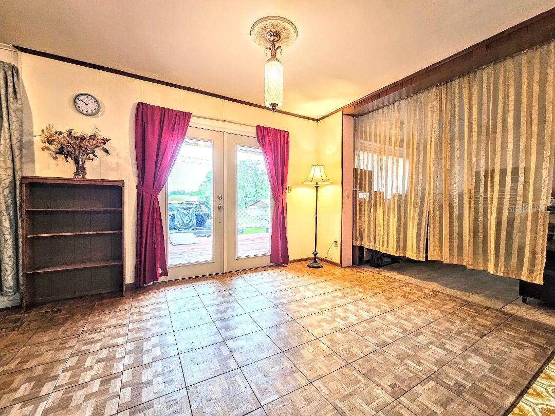Listing photo id 9 for 10844 Linda Vista Lane