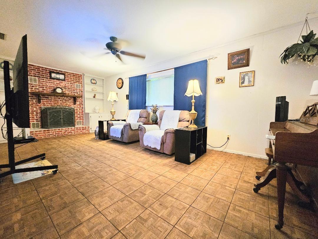 Listing photo id 4 for 10844 Linda Vista Lane