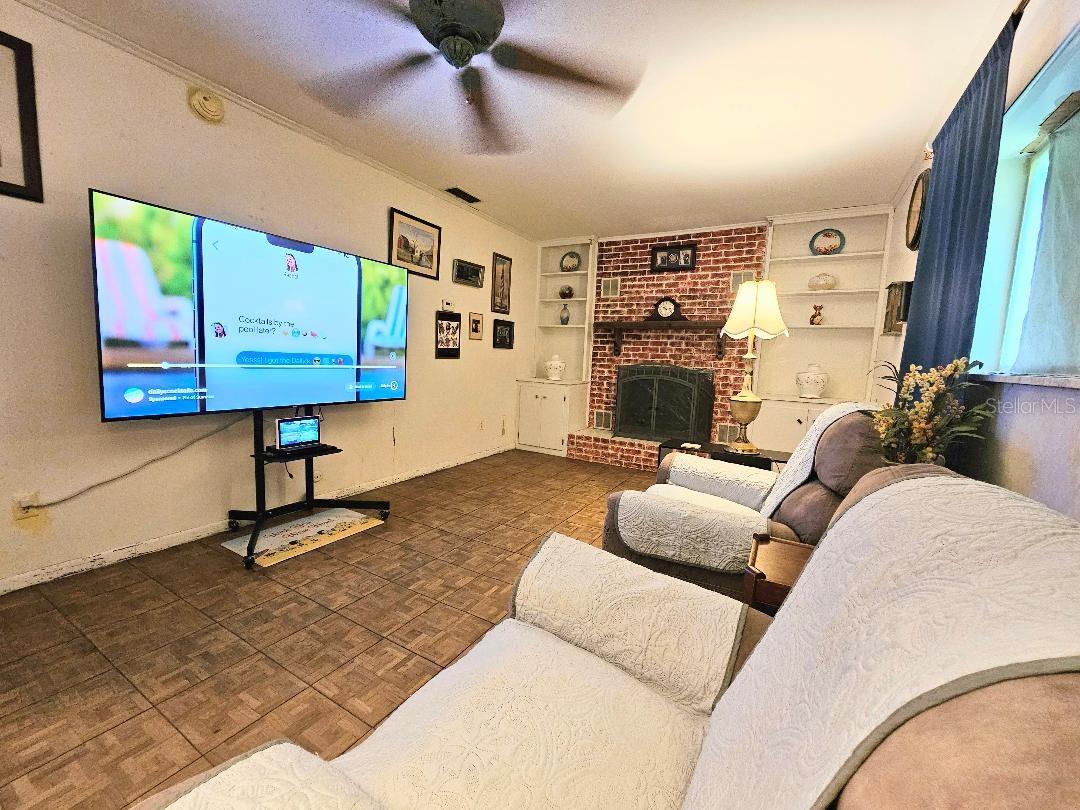 Listing photo id 5 for 10844 Linda Vista Lane