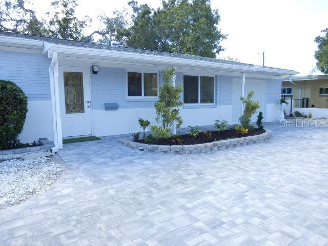 Image 4 of 58 For 6250 6th Avenue S