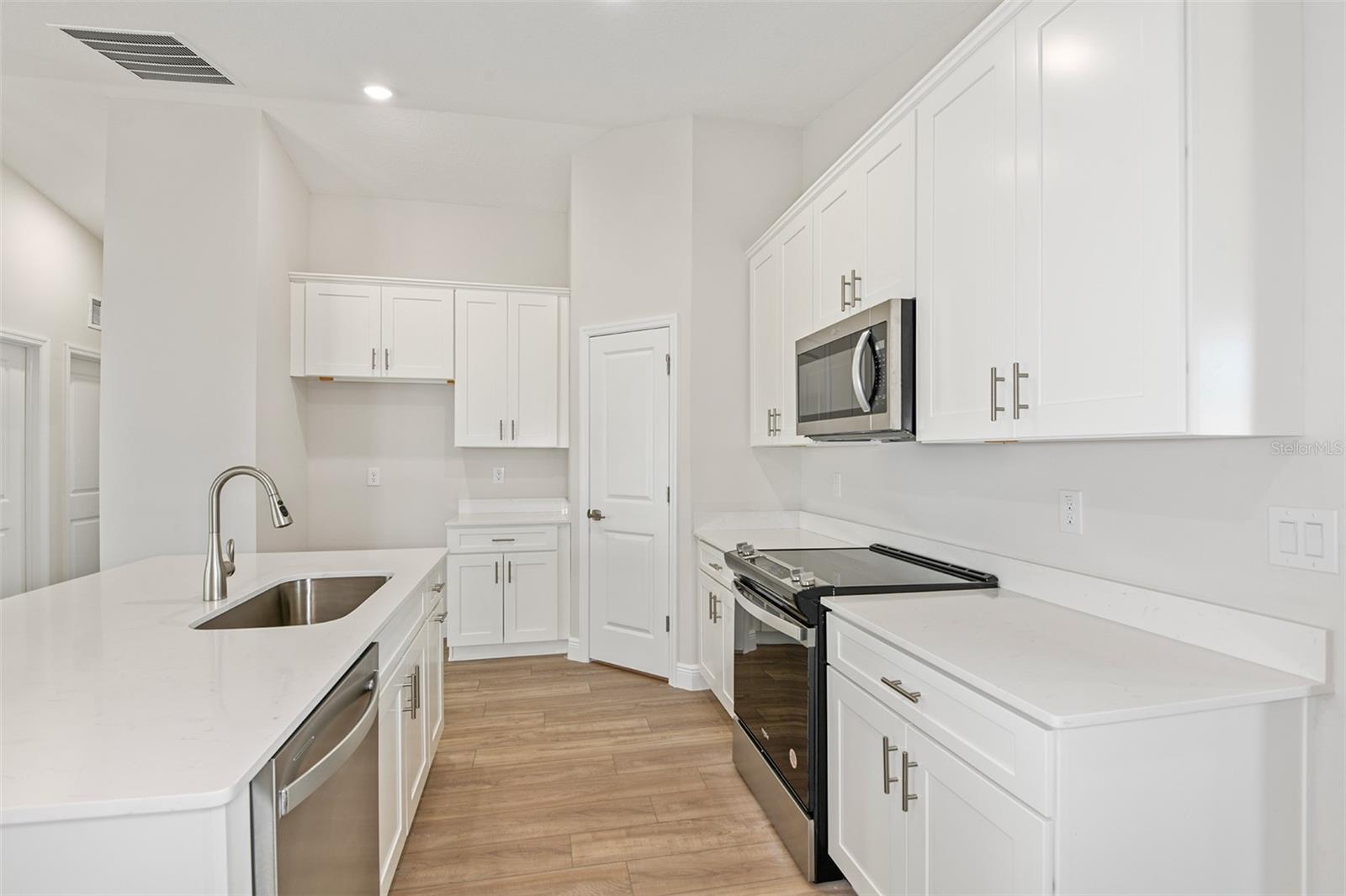 Image 4 of 17 For 9627 Sw 62nd Court