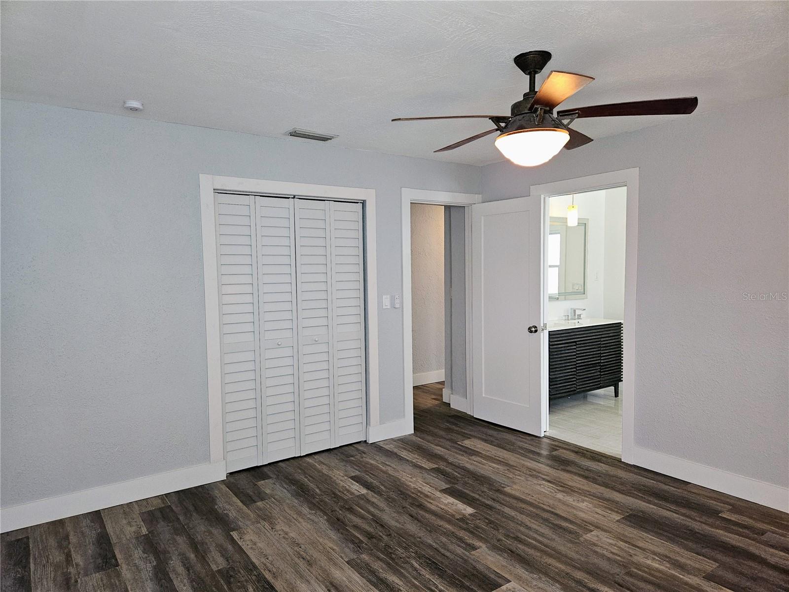 Image 16 of 40 For 10136 Paradise Boulevard