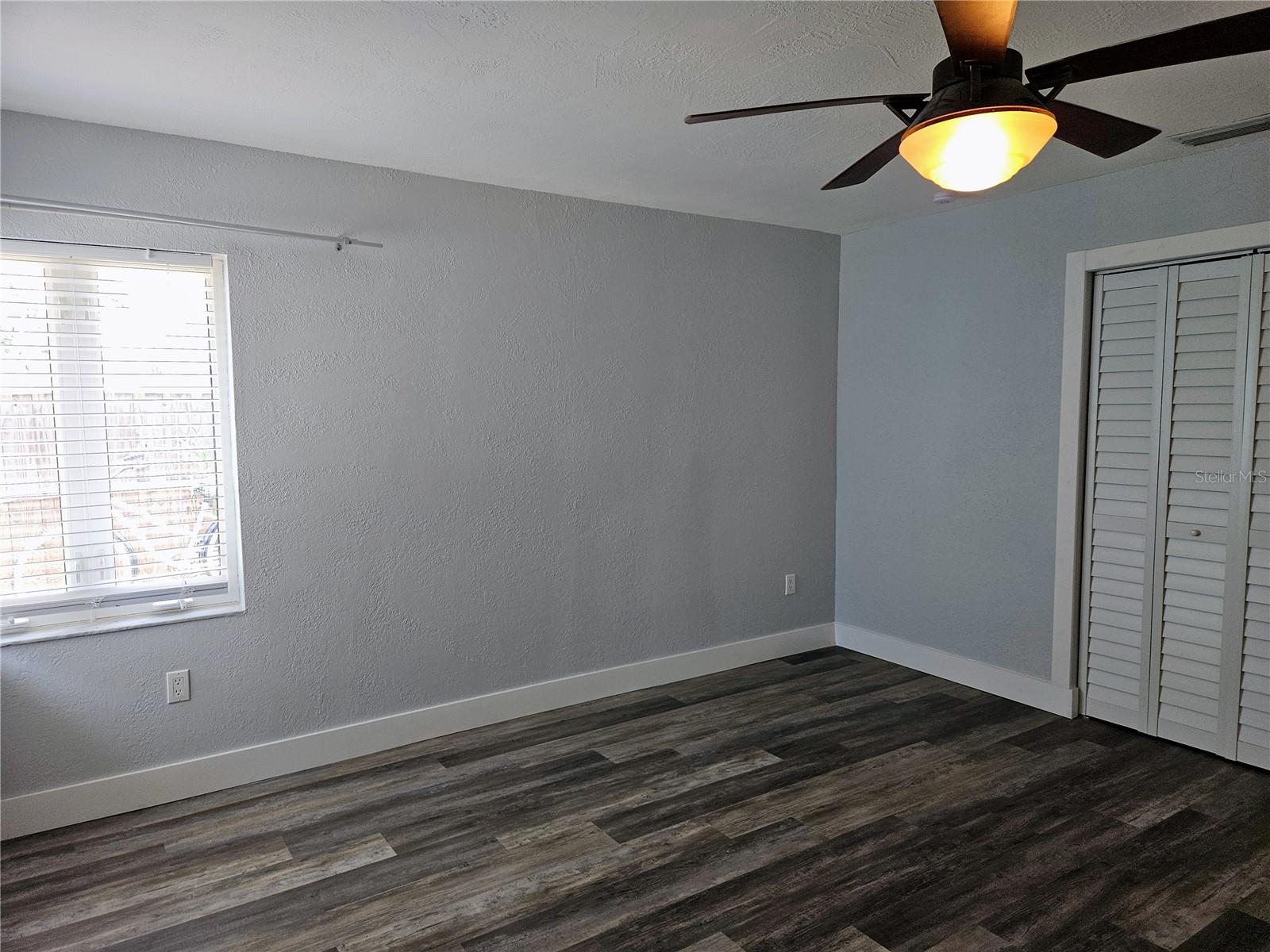 Image 17 of 40 For 10136 Paradise Boulevard