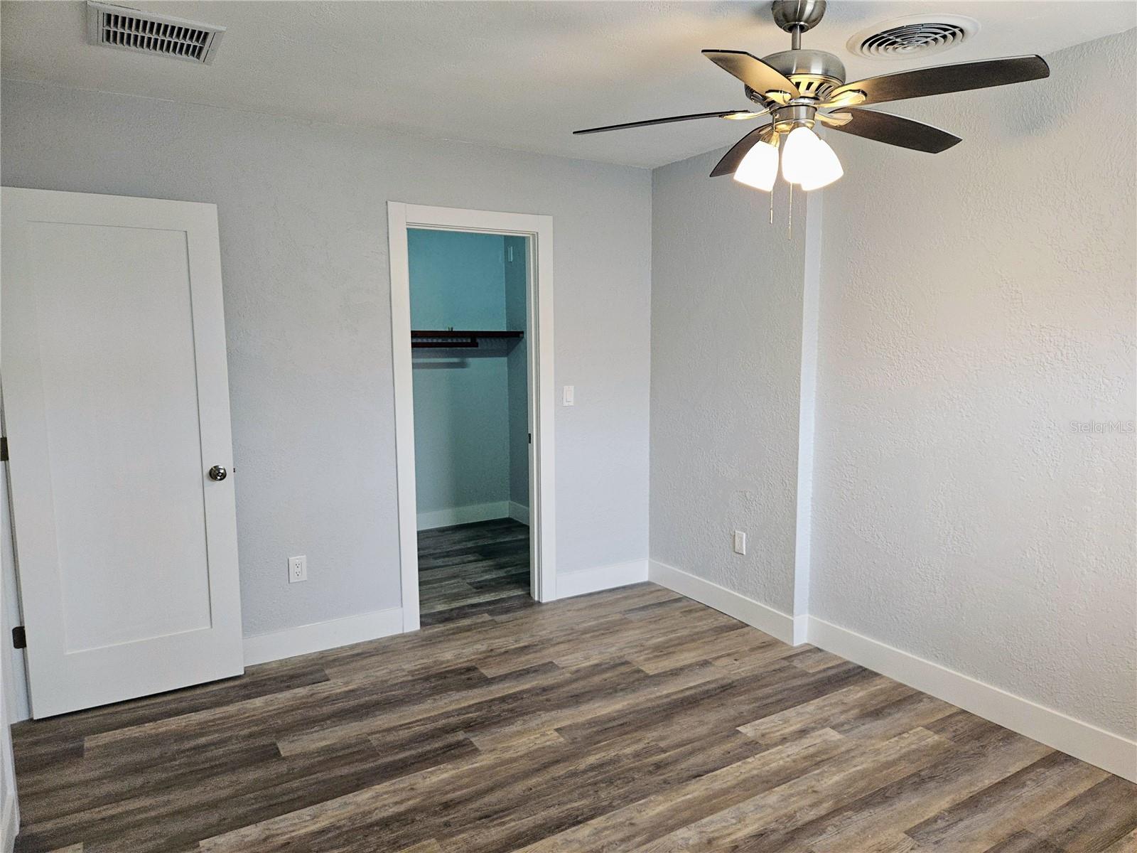 Image 23 of 40 For 10136 Paradise Boulevard