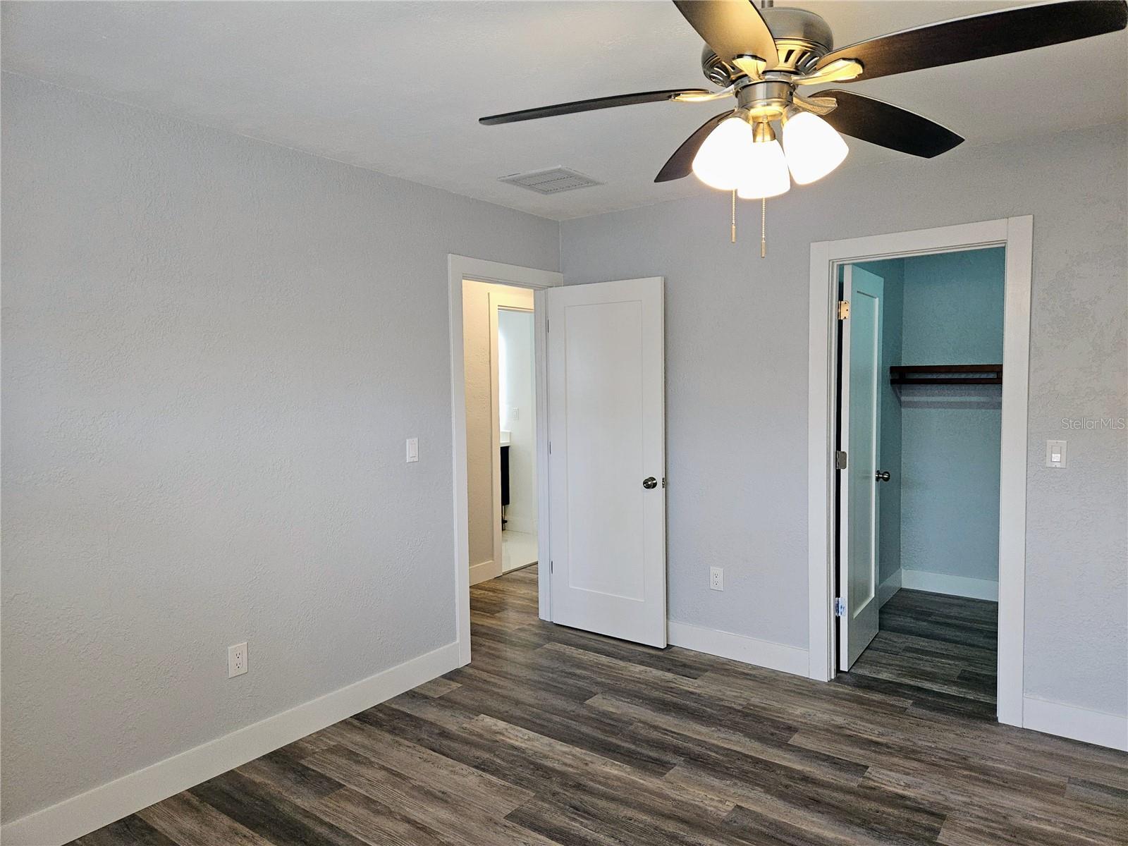 Image 24 of 40 For 10136 Paradise Boulevard