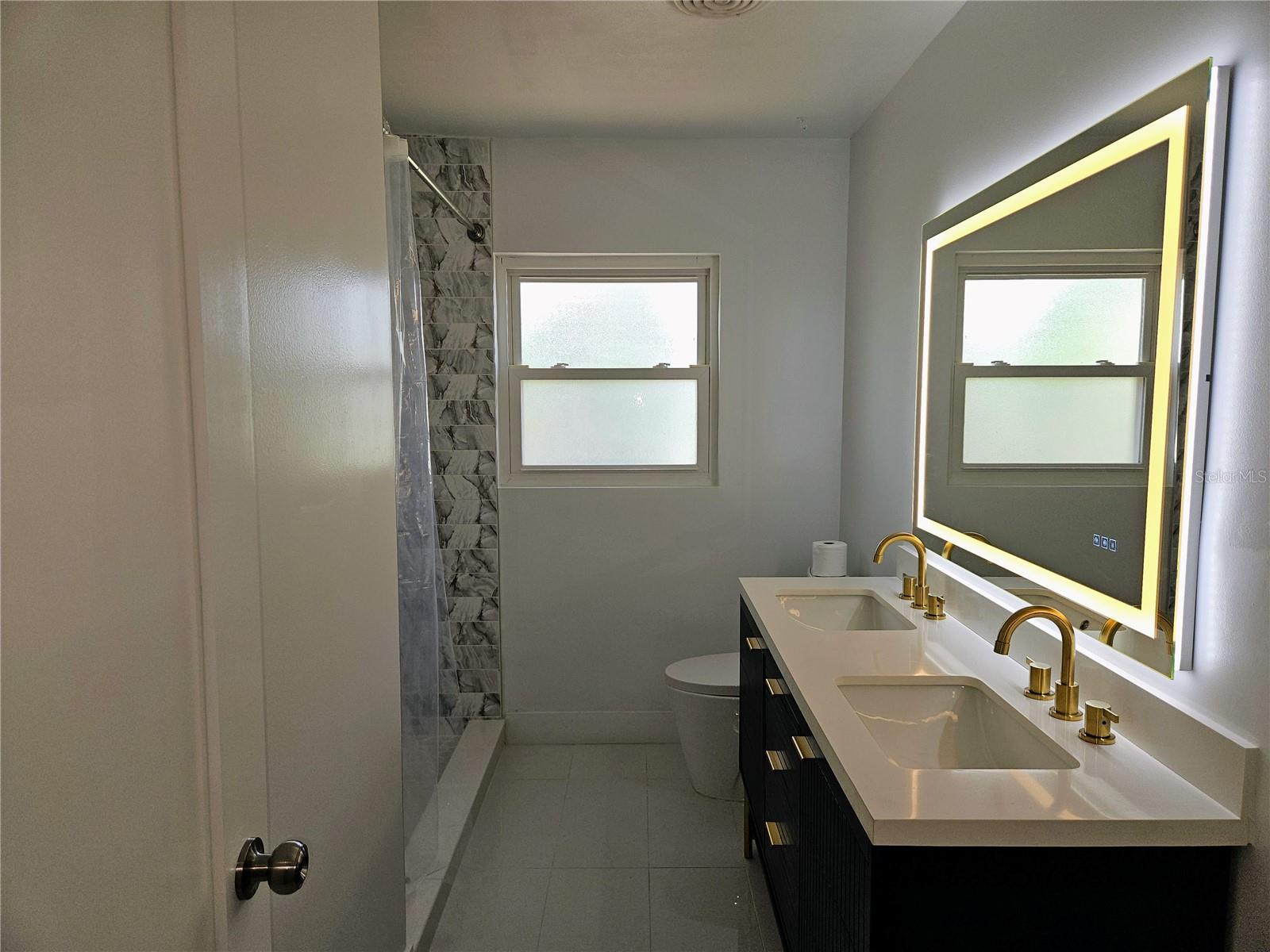 Image 31 of 40 For 10136 Paradise Boulevard