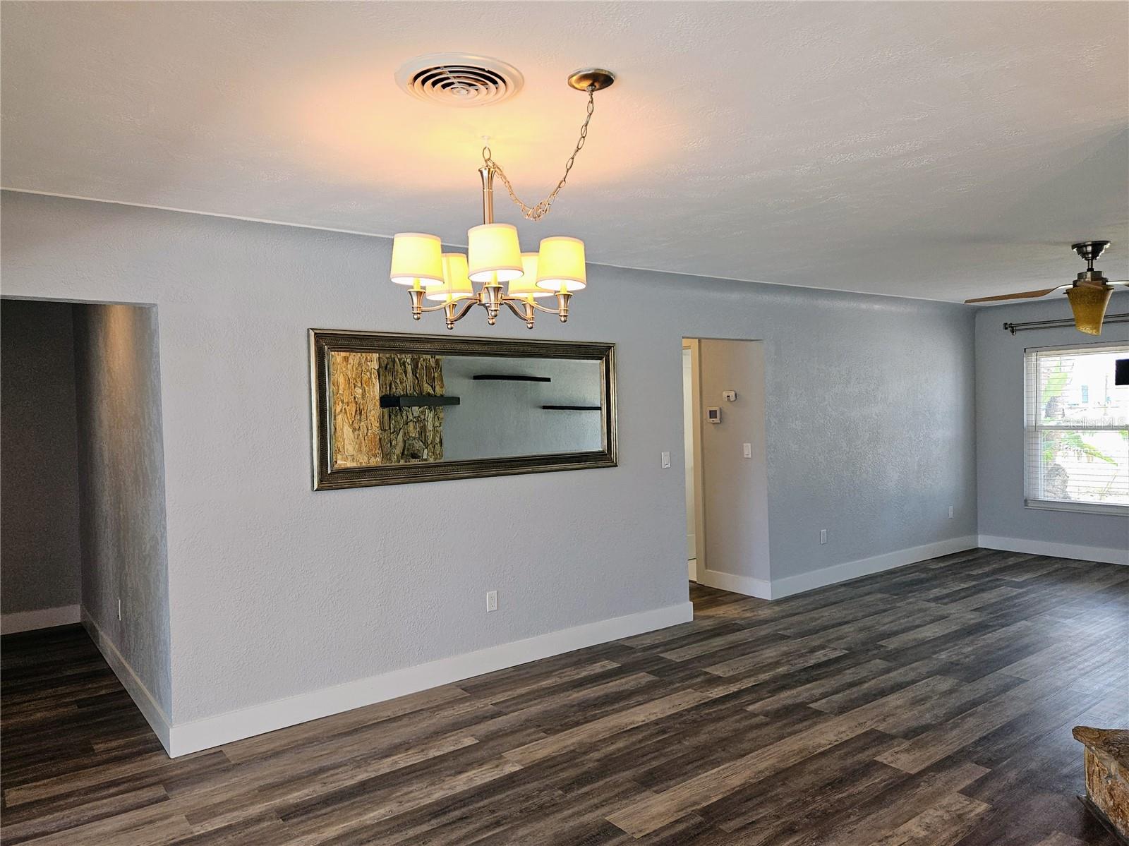 Image 7 of 40 For 10136 Paradise Boulevard