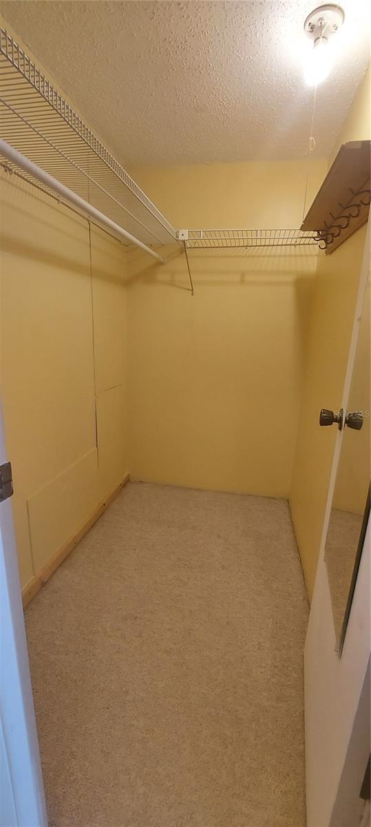 Image 15 of 20 For 13850 Oakwood Lane