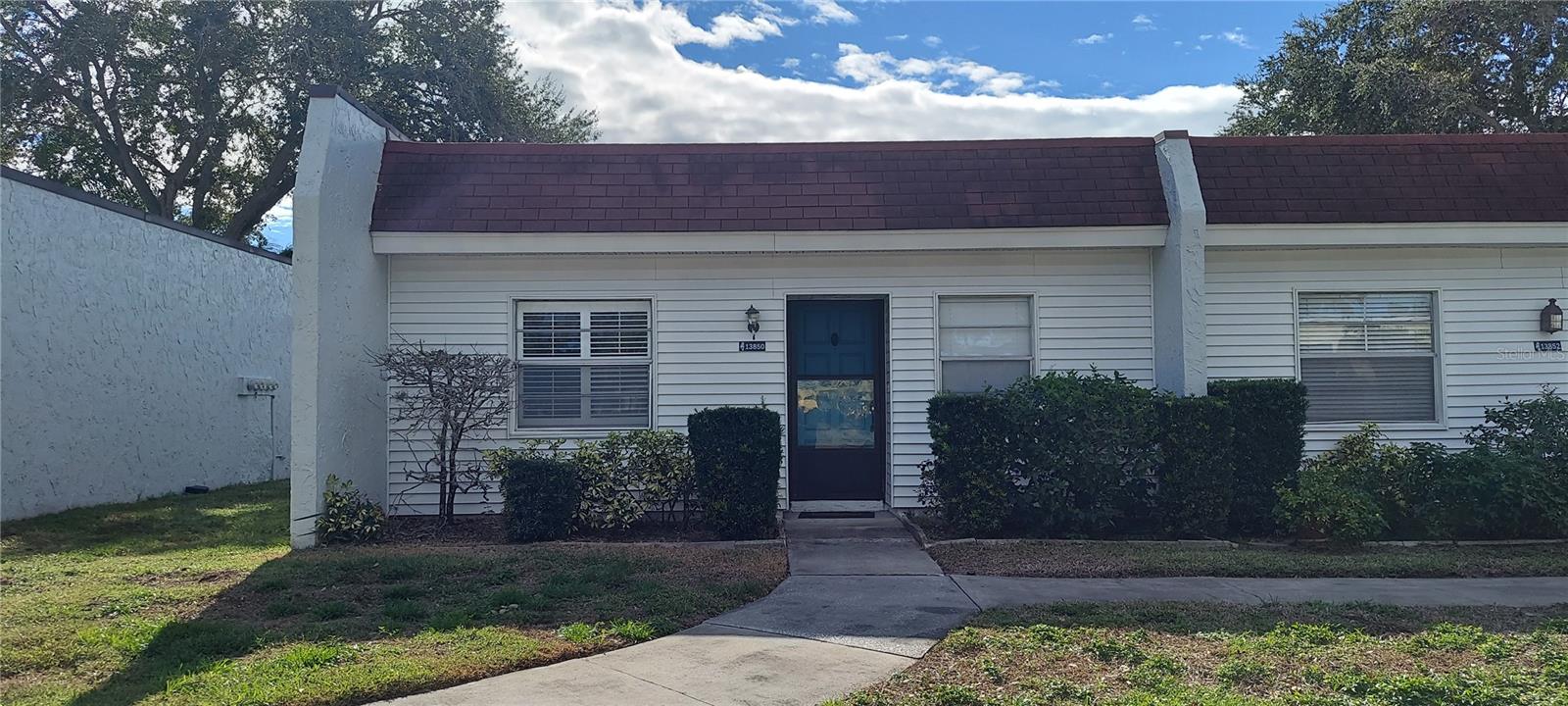 Image 2 of 20 For 13850 Oakwood Lane