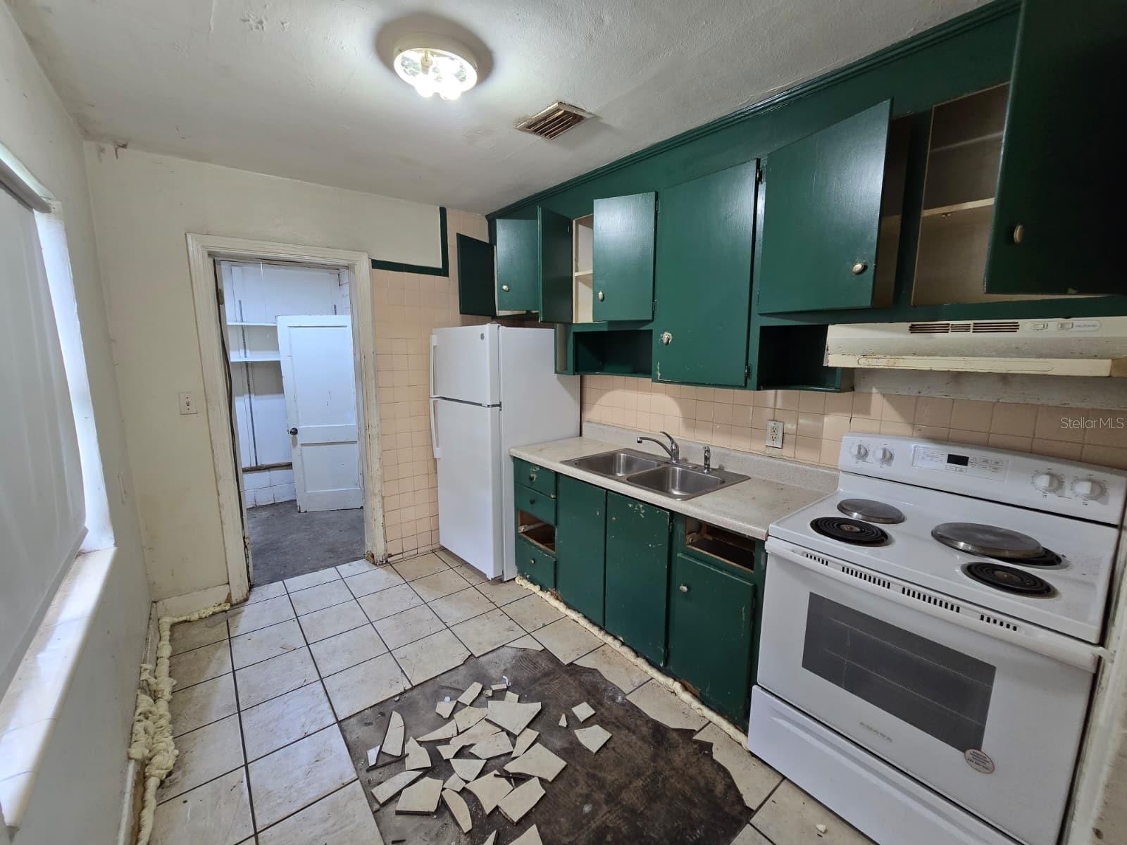 Image 4 of 13 For 3167 6th Avenue S