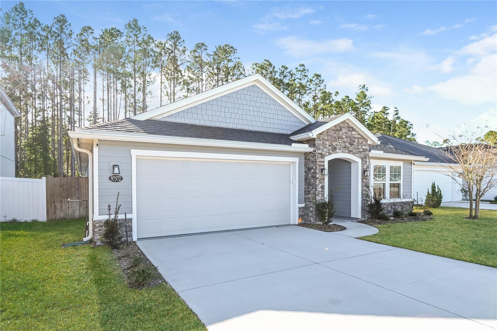 Image 2 of 16 For 97572 Albatross Drive