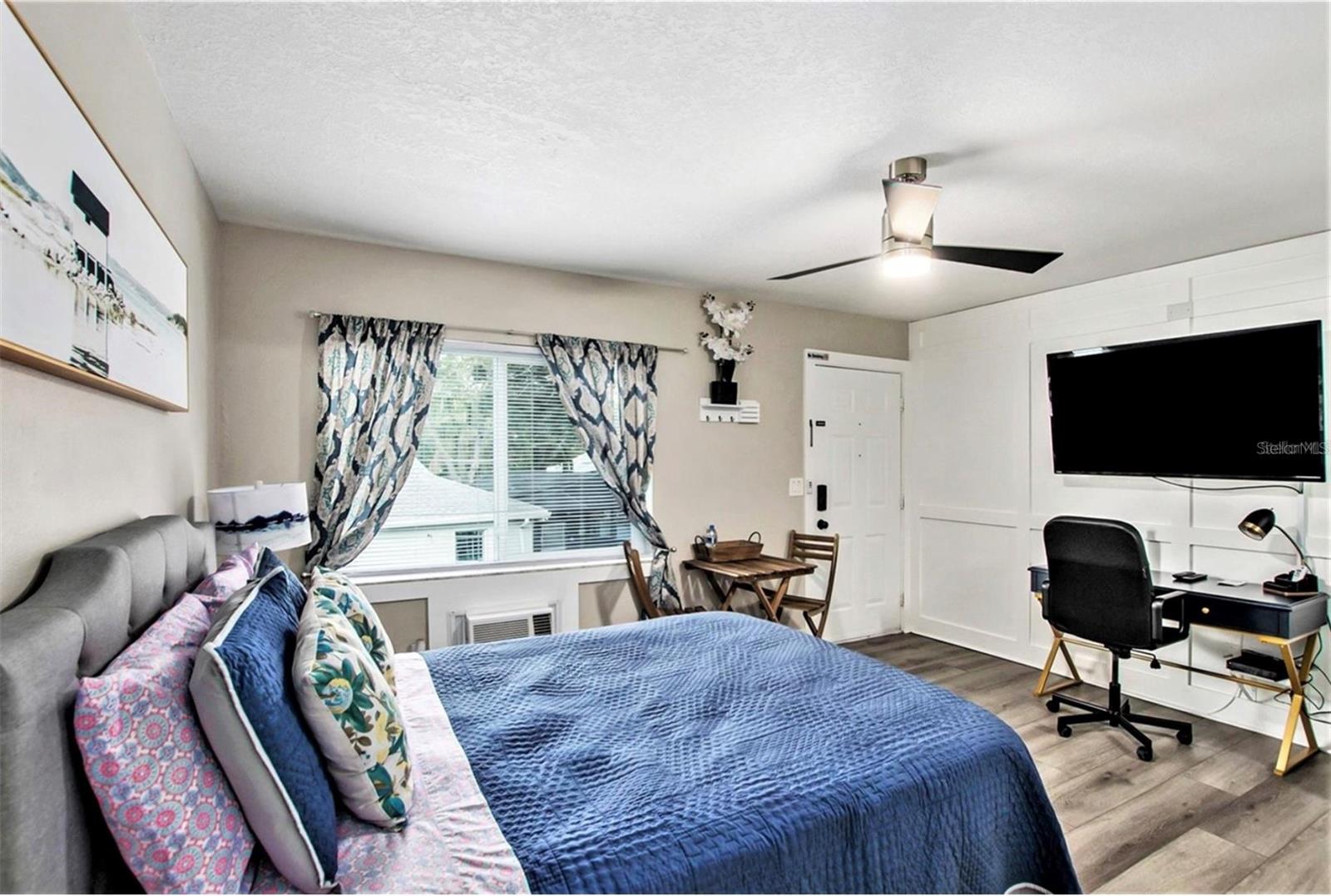 Image 3 of 12 For 4128 Dolphin Drive
