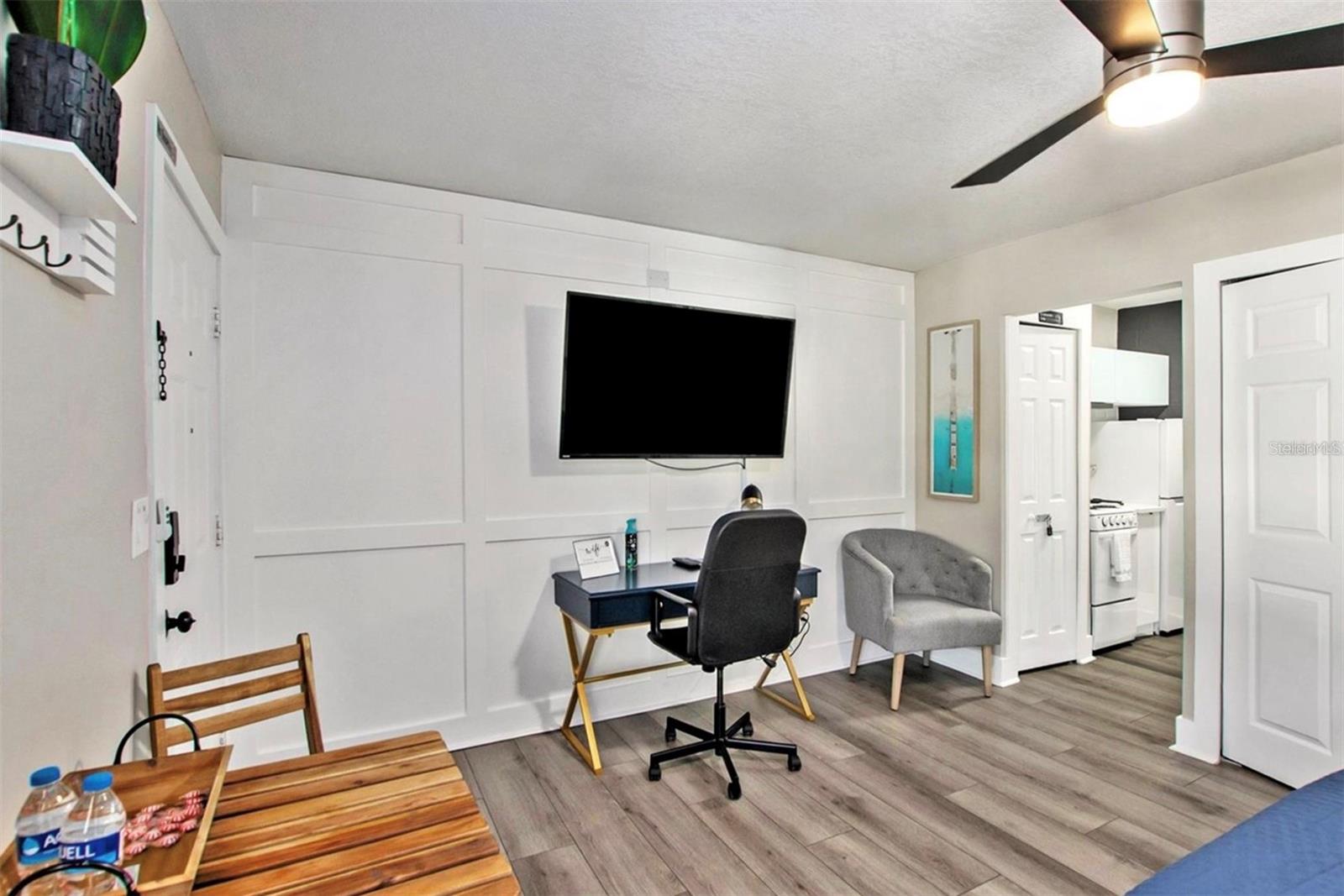 Image 8 of 12 For 4128 Dolphin Drive