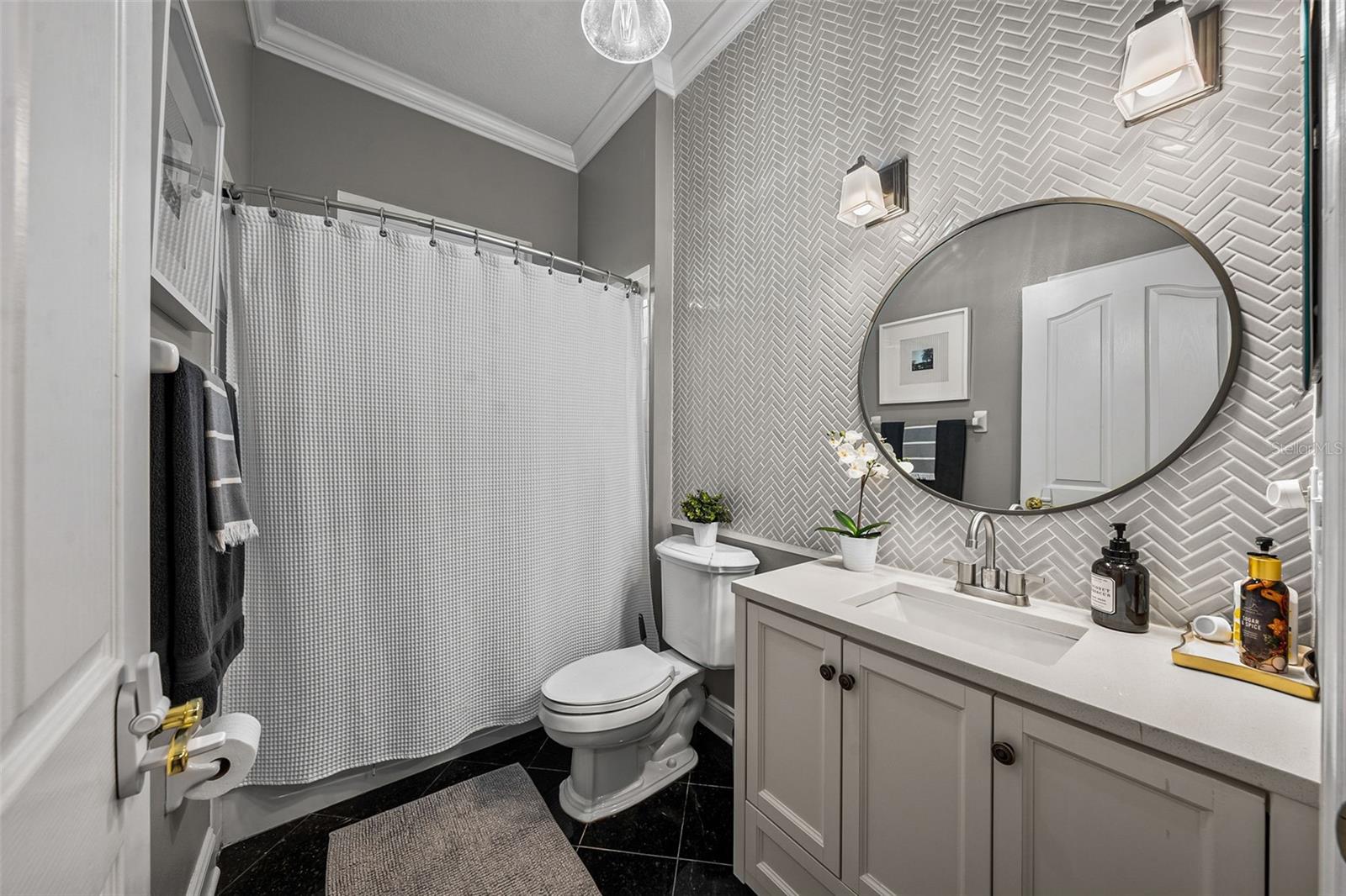 Image 22 of 43 For 9715 Royce Drive