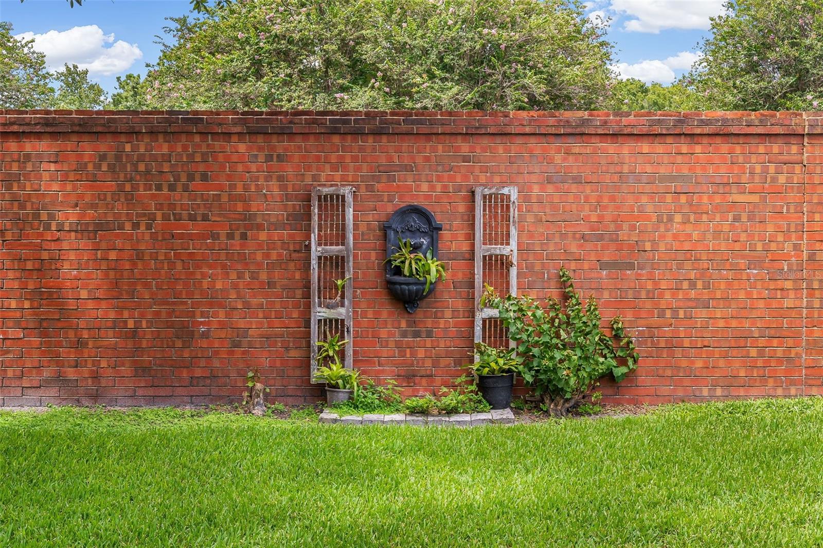 Image 33 of 43 For 9715 Royce Drive