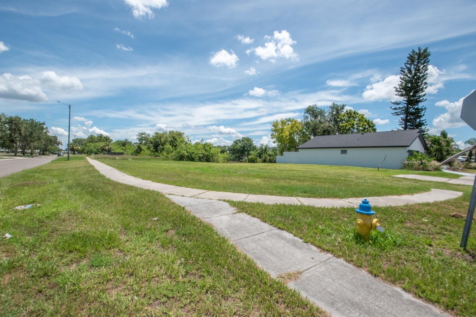 Image 5 of 11 For 102 Lookout Drive