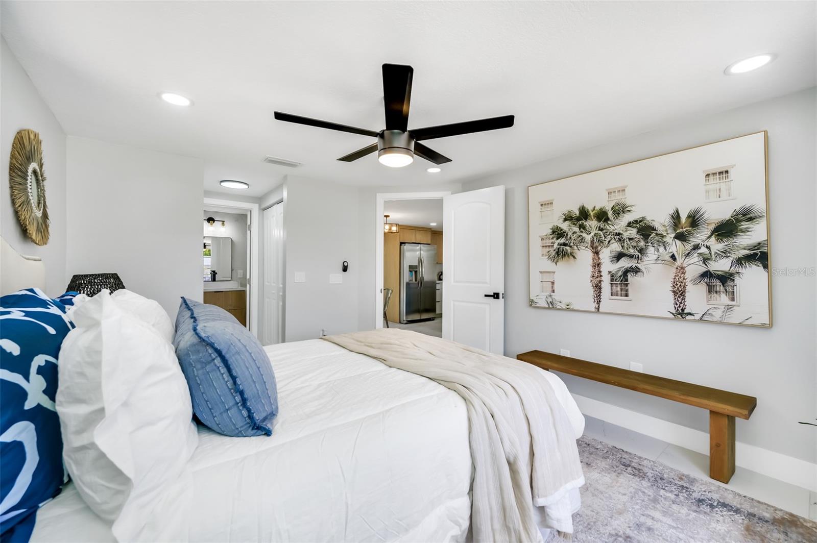 Image 20 of 83 For 208 Palmetto Road W