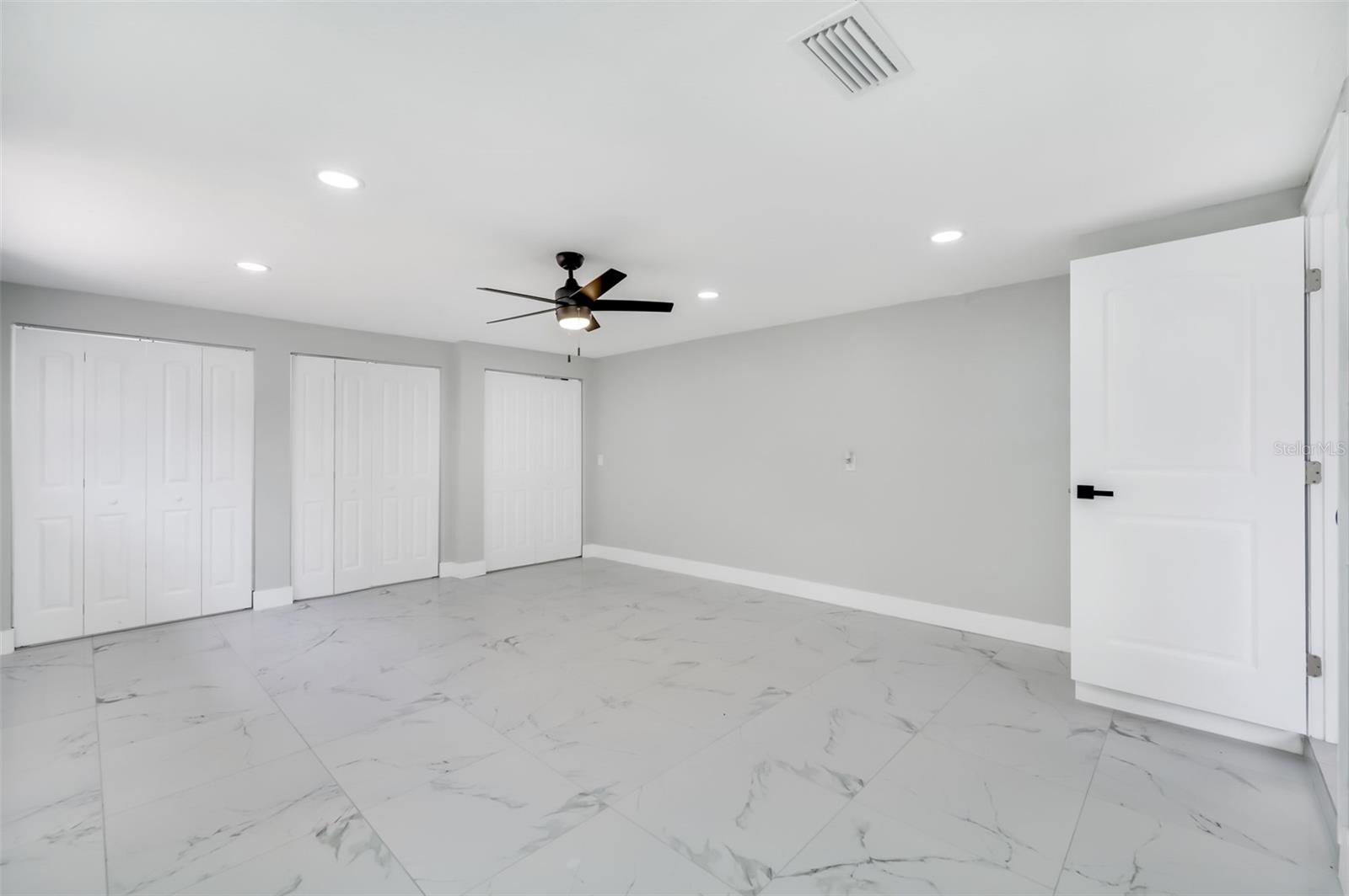 Image 27 of 83 For 208 Palmetto Road W
