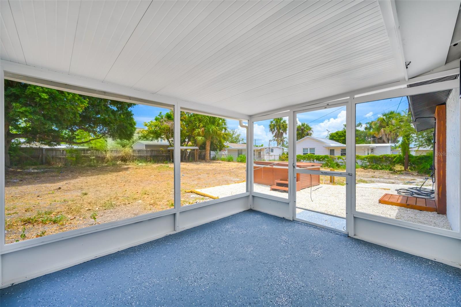 Image 30 of 83 For 208 Palmetto Road W