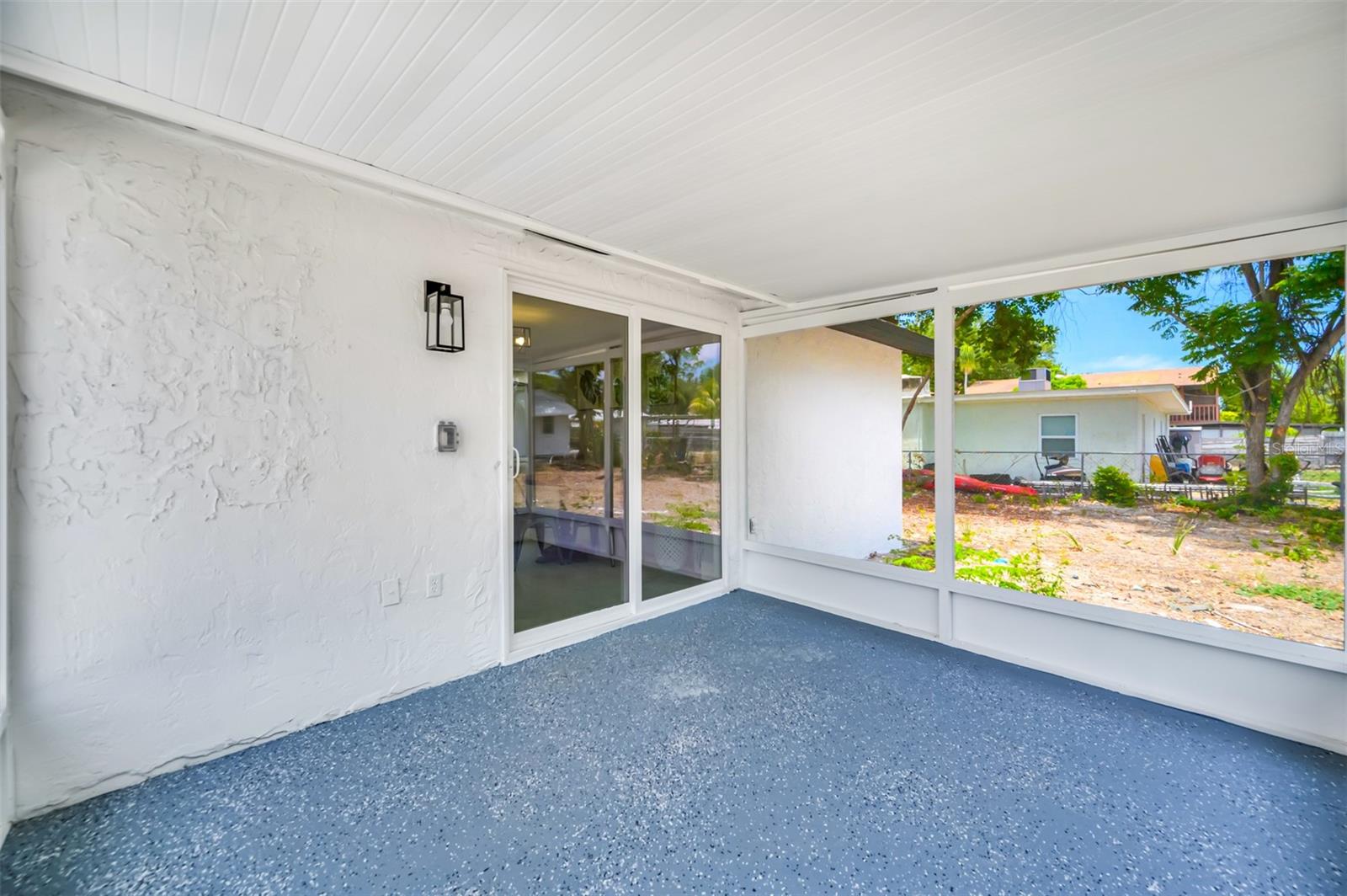 Image 32 of 83 For 208 Palmetto Road W