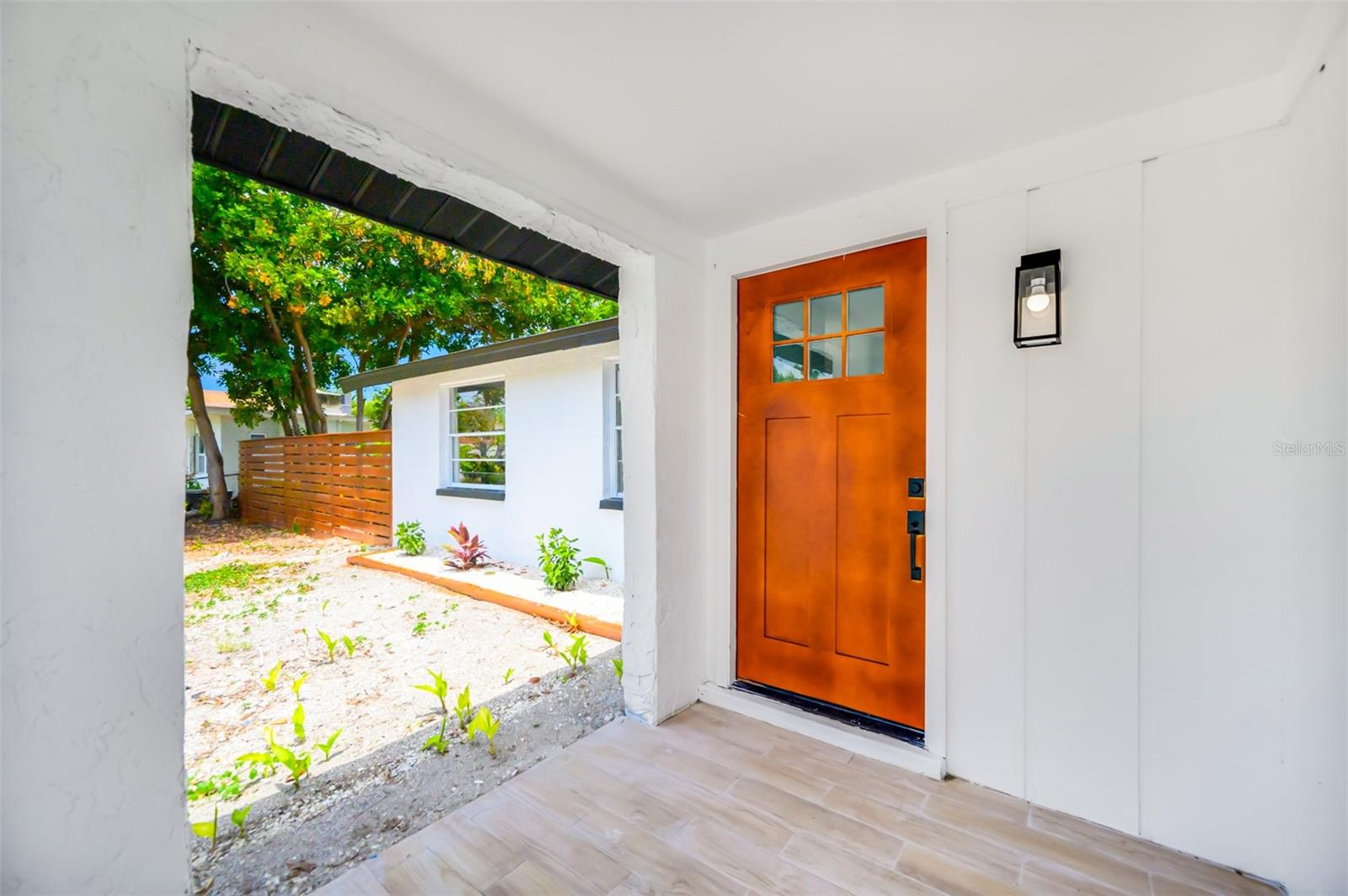 Image 34 of 83 For 208 Palmetto Road W