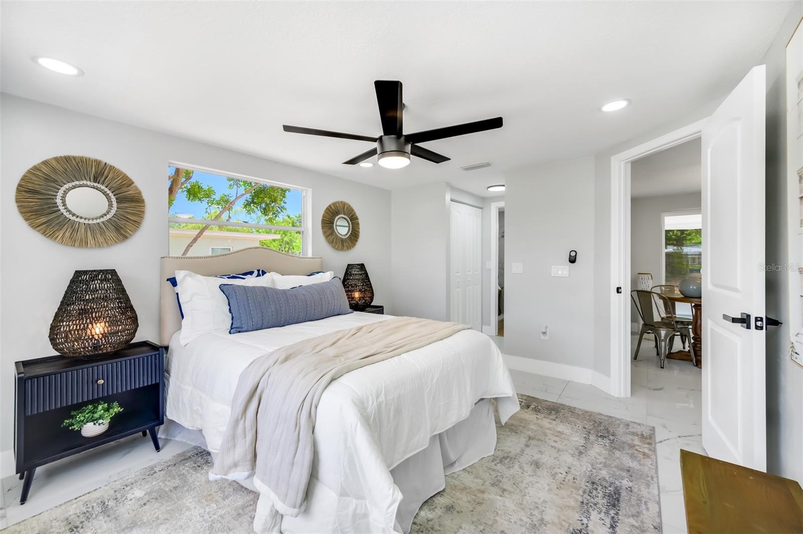 Image 4 of 83 For 208 Palmetto Road W