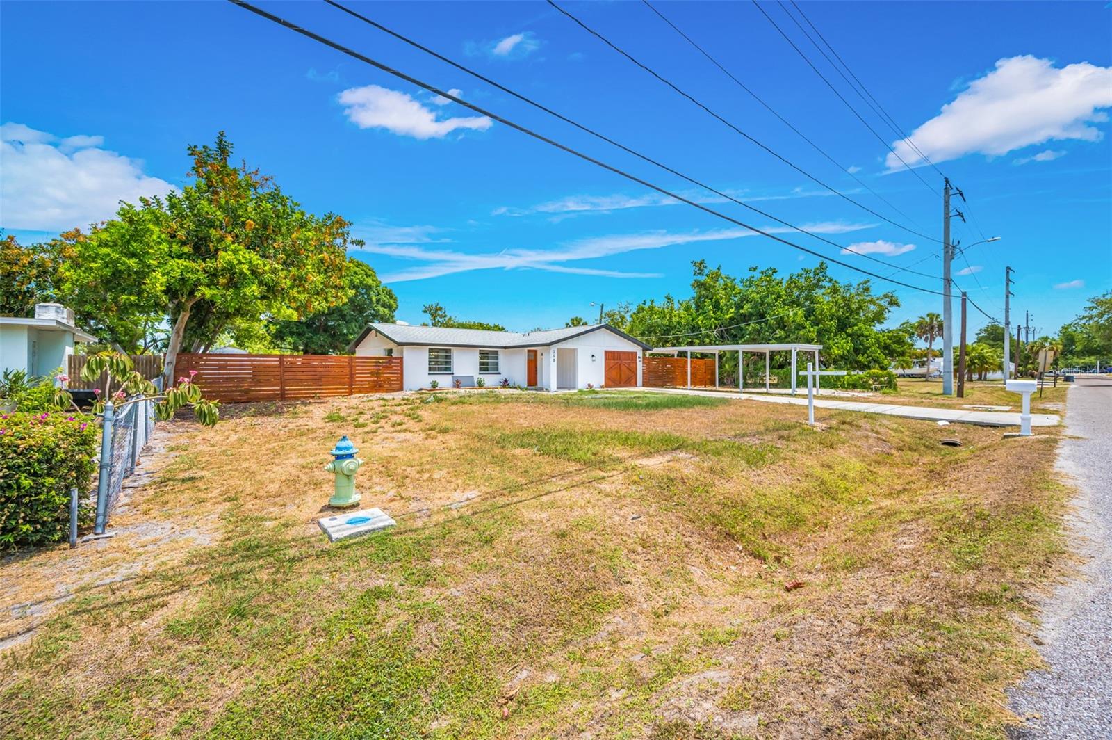 Image 43 of 83 For 208 Palmetto Road W