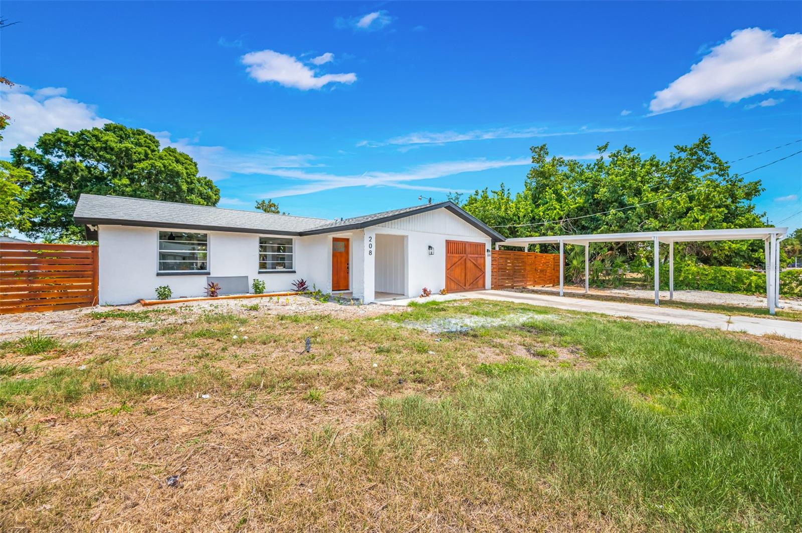 Image 44 of 83 For 208 Palmetto Road W