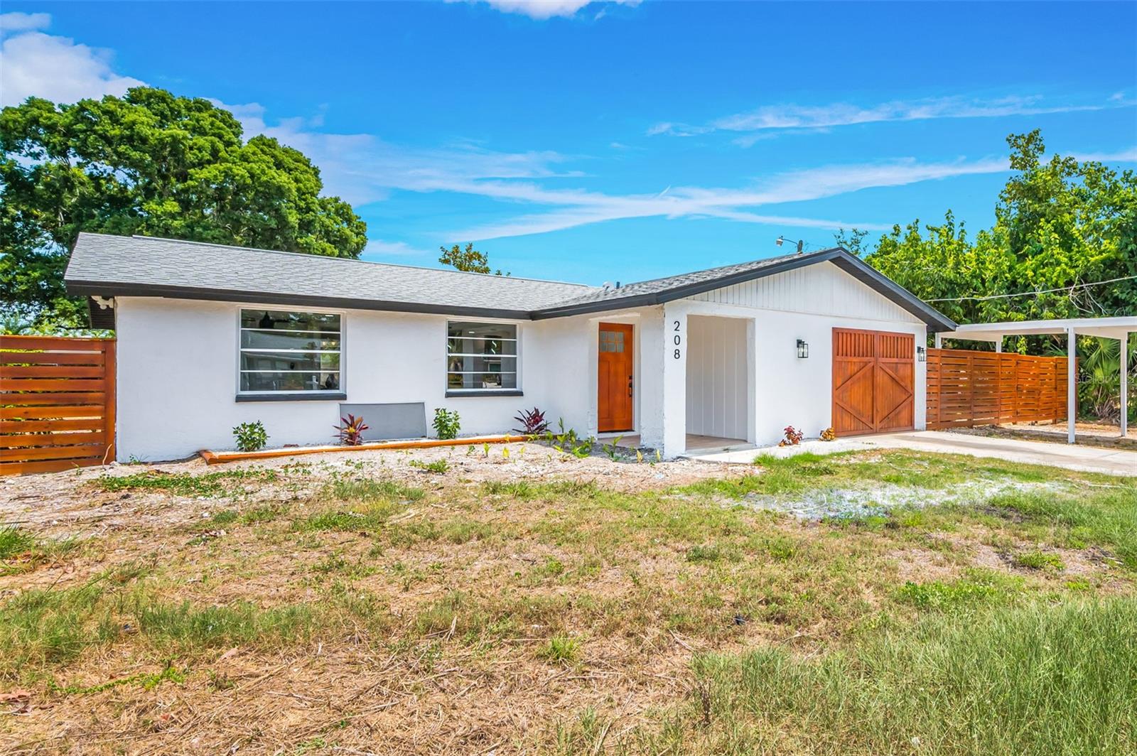 Image 45 of 83 For 208 Palmetto Road W