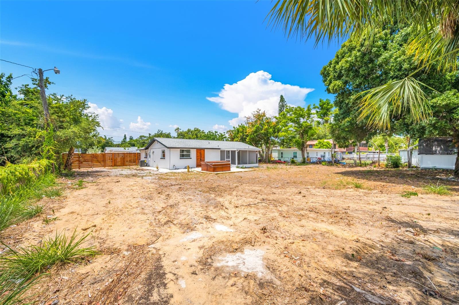 Image 47 of 83 For 208 Palmetto Road W