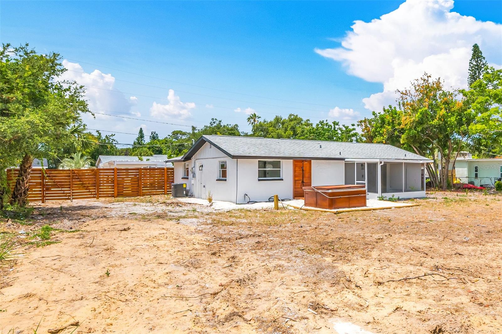 Image 48 of 83 For 208 Palmetto Road W