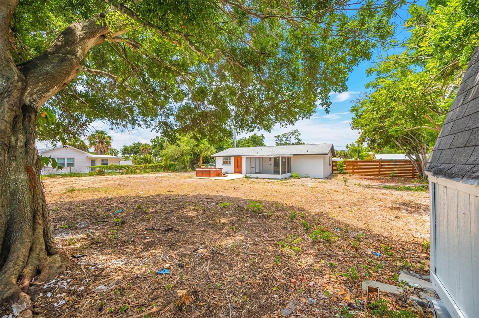 Image 50 of 83 For 208 Palmetto Road W