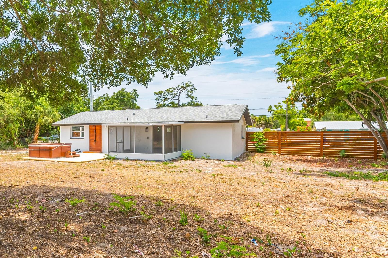 Image 51 of 83 For 208 Palmetto Road W