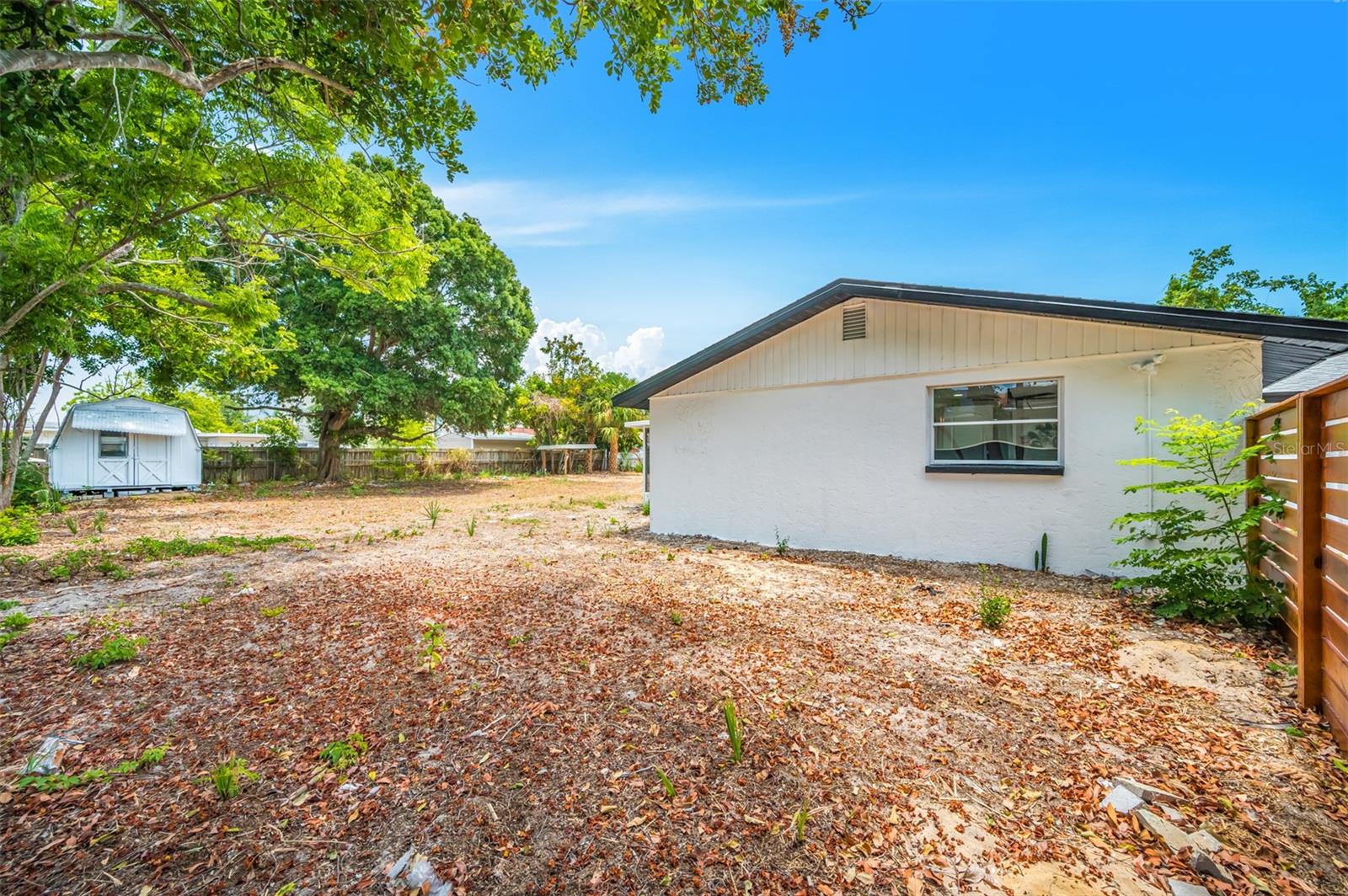 Image 52 of 83 For 208 Palmetto Road W