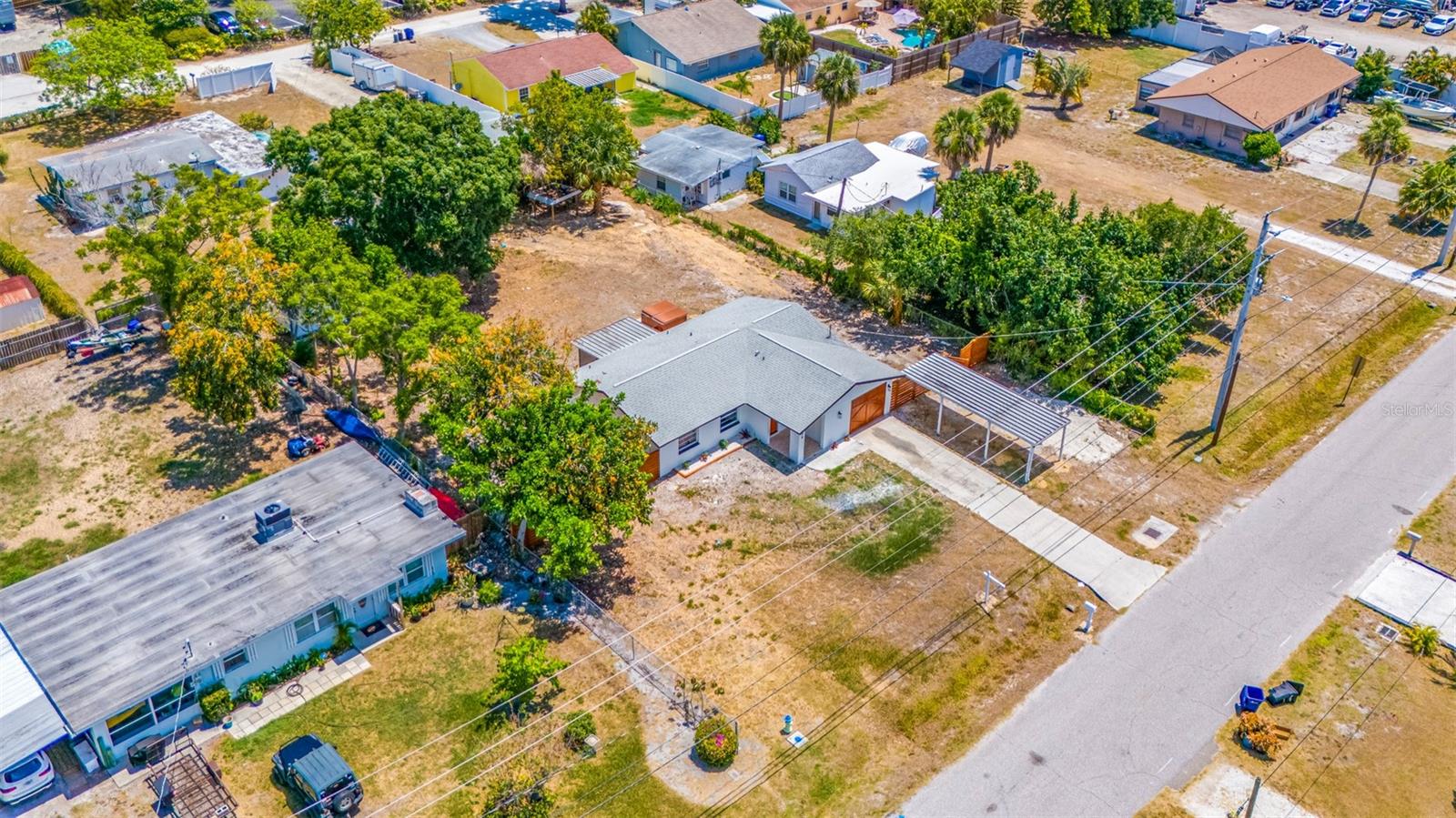 Image 56 of 83 For 208 Palmetto Road W