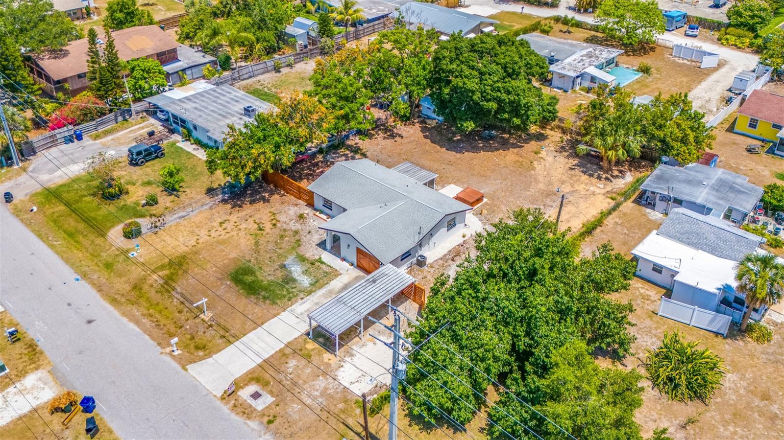 Image 64 of 83 For 208 Palmetto Road W