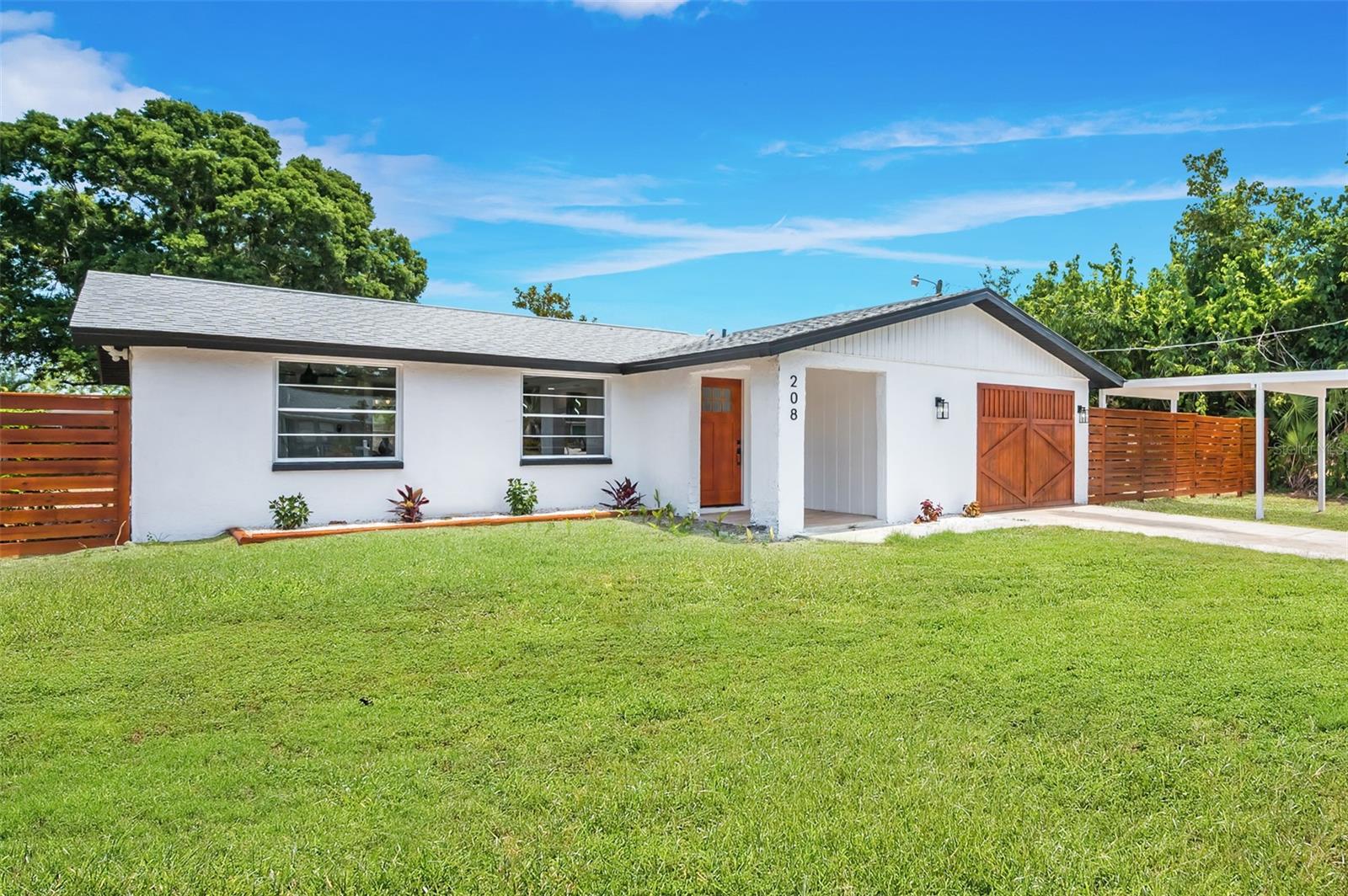 Image 78 of 83 For 208 Palmetto Road W