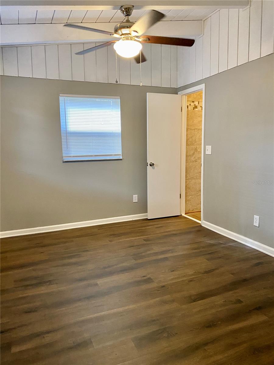 Image 16 of 23 For 913 123rd Avenue