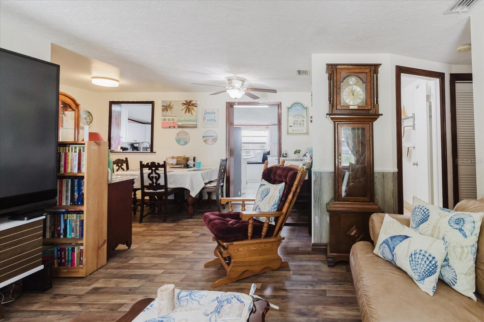 Image 13 of 57 For 6145 55th Avenue N