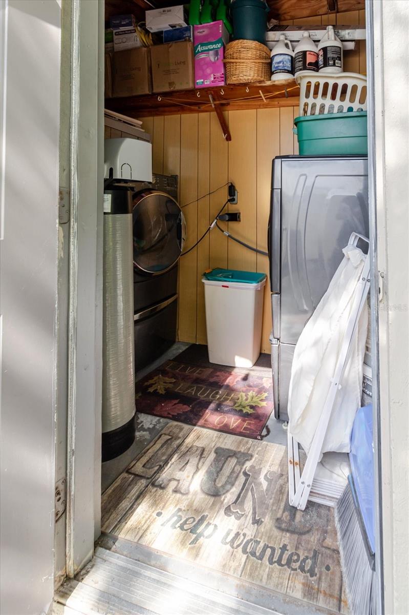 Image 42 of 57 For 6145 55th Avenue N