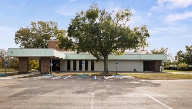 Image 3 of 24 For 2119 Grand Boulevard
