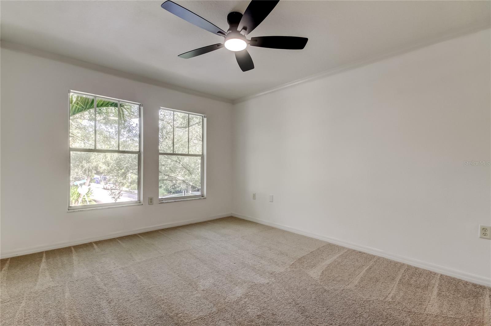 Image 12 of 19 For 400 Willow Avenue D