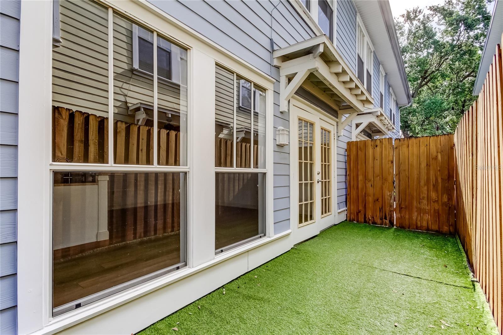 Image 21 of 23 For 400 Willow Avenue D