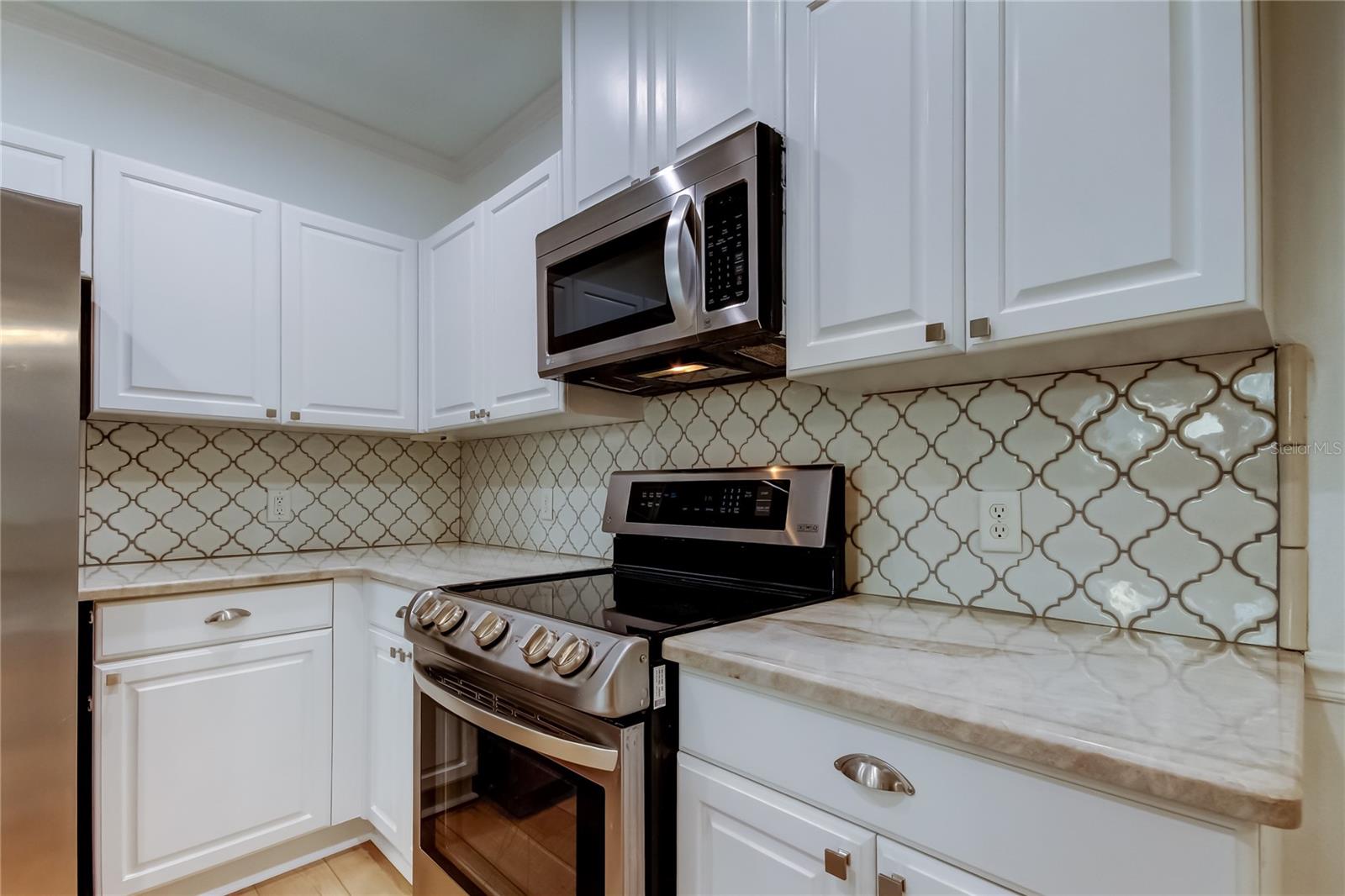 Image 6 of 19 For 400 Willow Avenue D