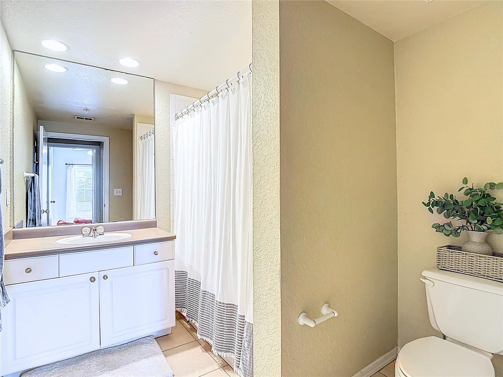 Image 15 of 23 For 501 Moody Avenue 1130