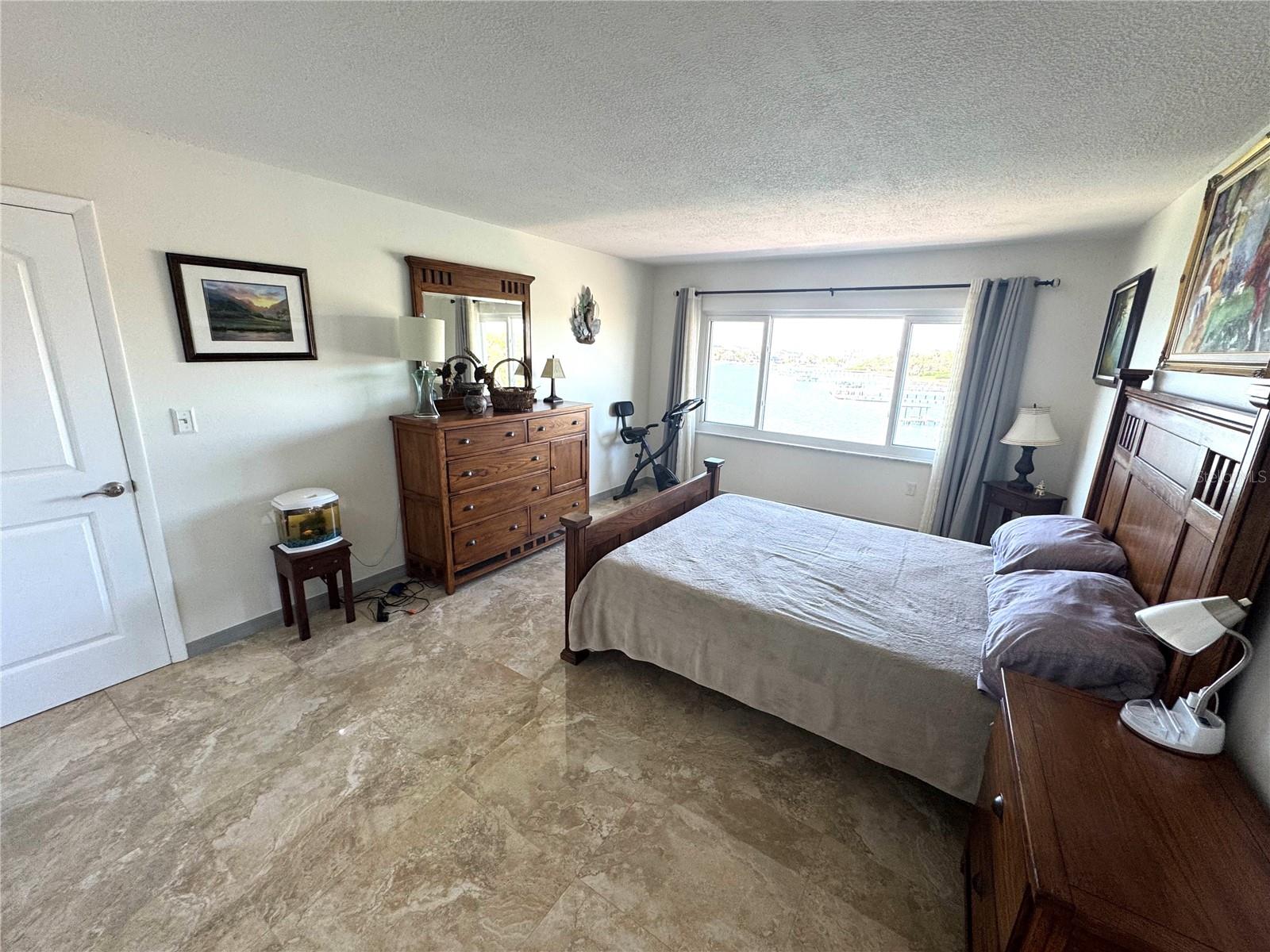 Image 11 of 42 For 100 Bluff View Drive 502c