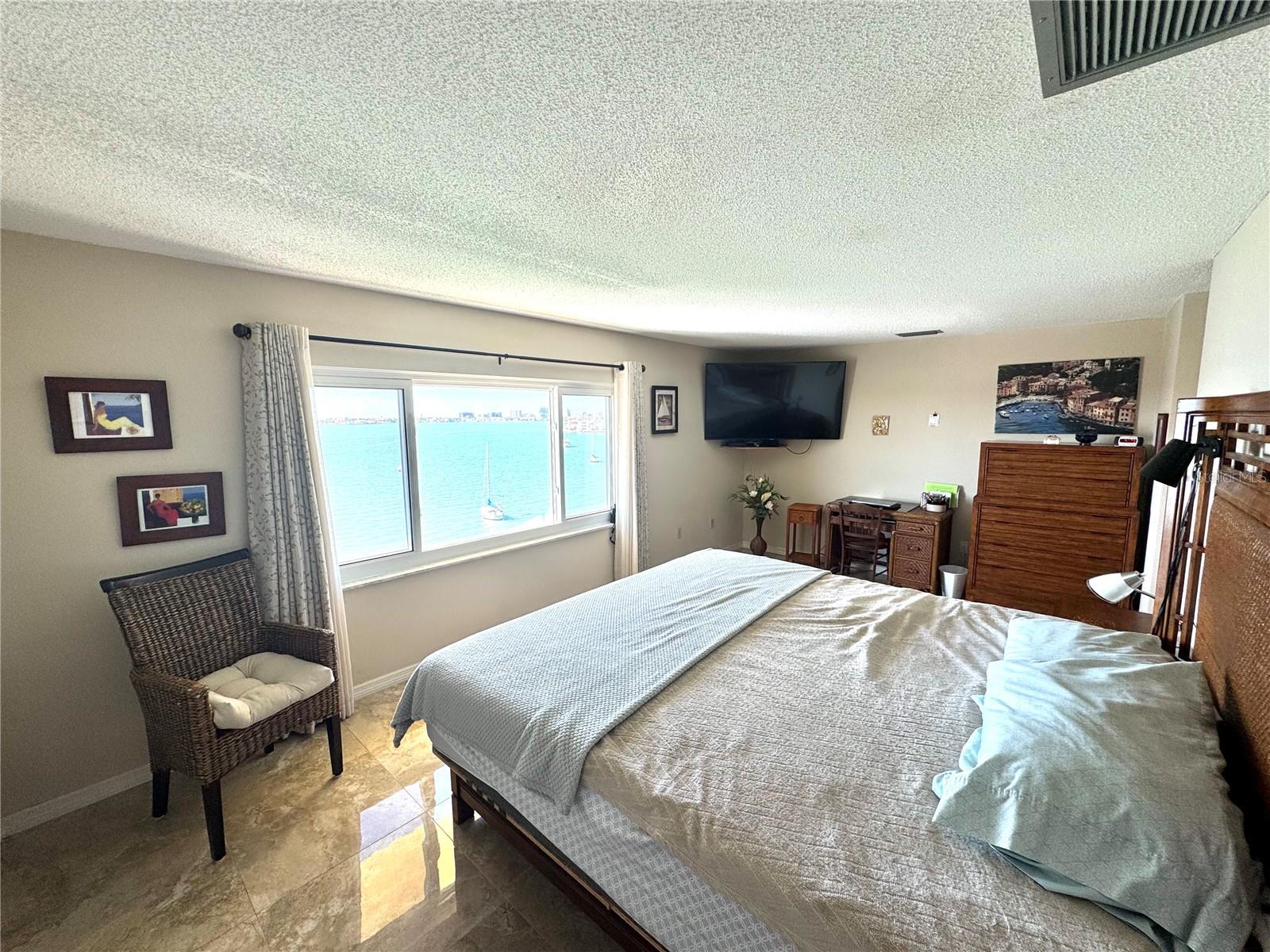 Image 21 of 42 For 100 Bluff View Drive 502c