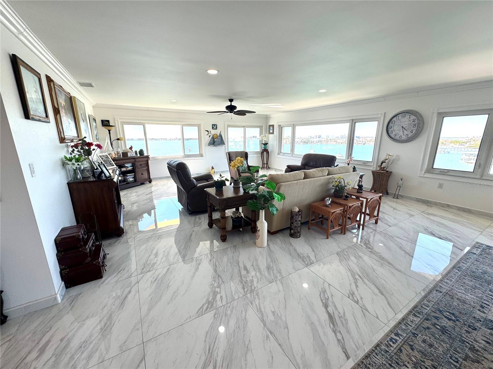 Image 31 of 42 For 100 Bluff View Drive 502c
