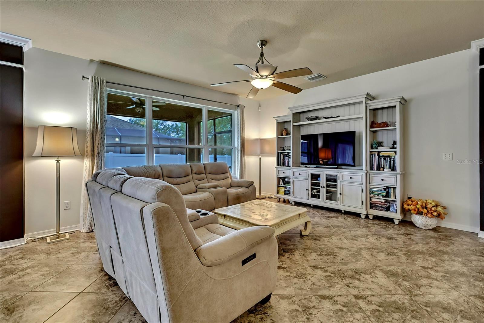 Image 22 of 50 For 31518 Bearded Oak Drive